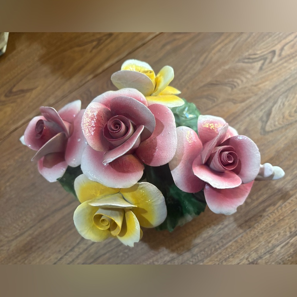 Porcelain Centerpiece - Picture 4 of 4